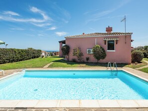 Pool - Villa with a private pool and sea view (Punta de Su Turrione)