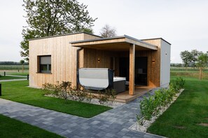 Bungalow Superior - uteplats | Boendeområde