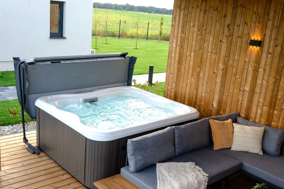 Lyxbungalow - uteplats | Bubbelpool utomhus