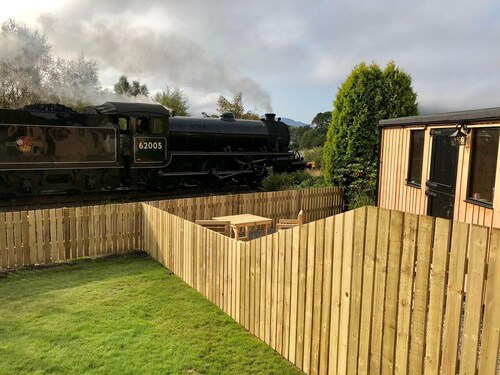 Per Ardua Shepherds Hut