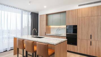 Fridge, microwave, oven, dishwasher