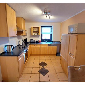 Private kitchen - Vacation in the heart of the Vulkaneifel-Ferienwohnung Eifelherzen (Demerath)