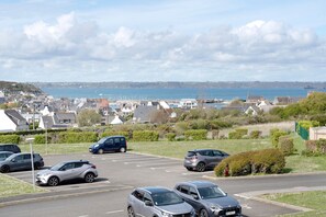 Property grounds - Apartment 'Les Terrasses De Kerhos' with Sea View, Private Terrace and Wi-Fi (Camaret-sur-Mer)