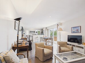 TV - Accommodation for 8, garden, near salt marshes (Ars-en-Ré)
