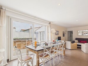 Dining - Accommodation for 8, garden, near salt marshes (Ars-en-Ré)