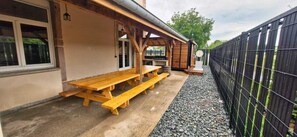 屋外ダイニングエリア