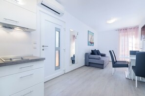 Interior - Modern vacation apartment near sandy beach (Crikvenica)