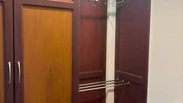 Double or Twin Room, Garden View | Interior