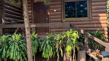 Triple Room | Exterior detail