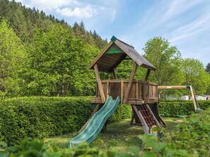 Children's area - Warm water, warm memories – Sauwer Lodge. (Tandel)