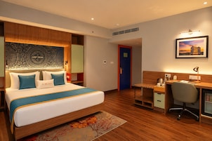 Junior Suite | In-room safe, iron/ironing board (on request), WiFi (free)