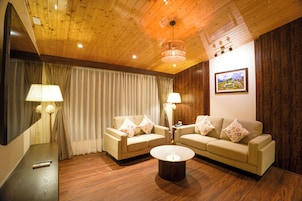 Luxe Suite | Living area