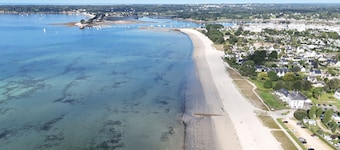 House for 6 adults and 3 children – 900m beach