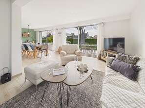 TV - House for 6 adults and 3 children – 900m beach (La Forêt-Fouesnant)