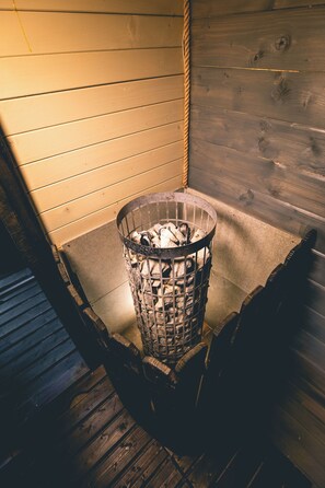 Interior - Cozy, private 2-bedroom cabin in wonderful Aluksne, right near the Aluksne lake. (Alūksne)