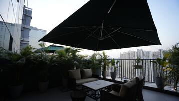 Family Room | Balcony