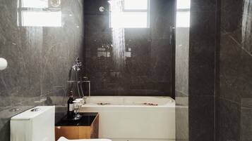 Family Room, Mountain View | Bathroom