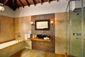 Luxury Villa, Garden View | Bathroom - ELIVAAS Terra Rosa 4 BHK Villa With Pool (Chorao)