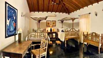 Luxury Villa, Garden View