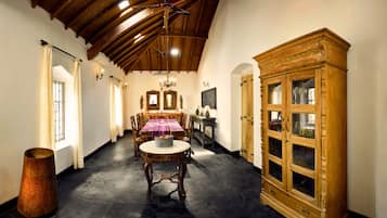 Luksusvilla, hageutsikt | Spiseområde