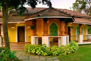 Exterior - ELIVAAS Terra Rosa 4 BHK Villa With Pool (Chorao)