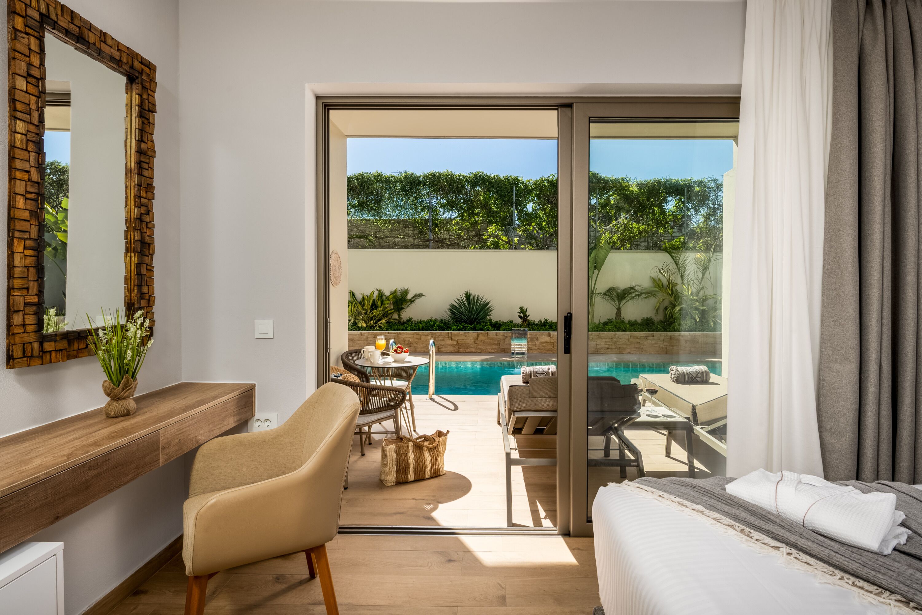 Suite de lujo, vistas a la piscina | Terraza o patio