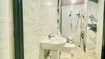 Room, 1 Bedroom, Smoking | Bilik Mandi