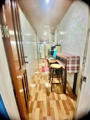 Room, 1 Bedroom, Smoking | Bahagian dalam