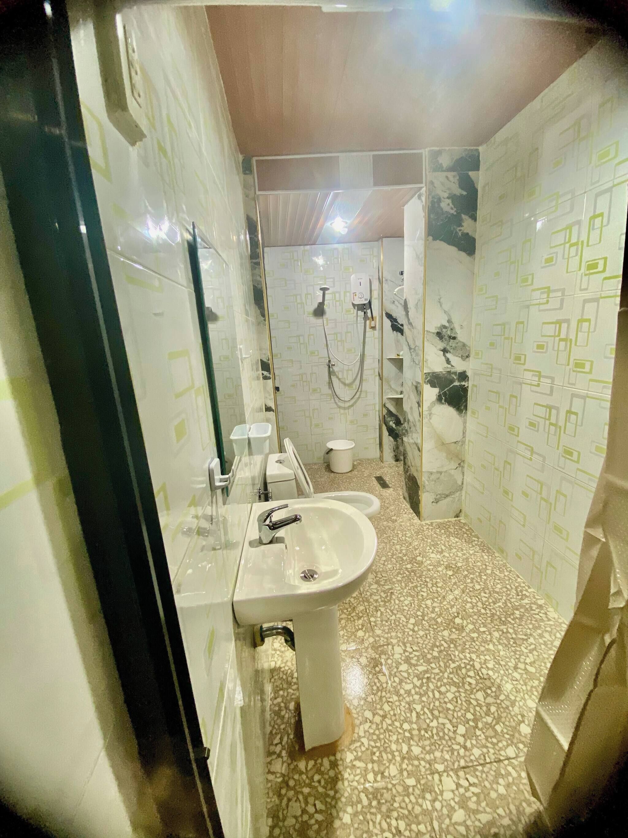 Room, 1 Bedroom, Smoking | Bathroom