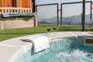 Bain à remous extérieur