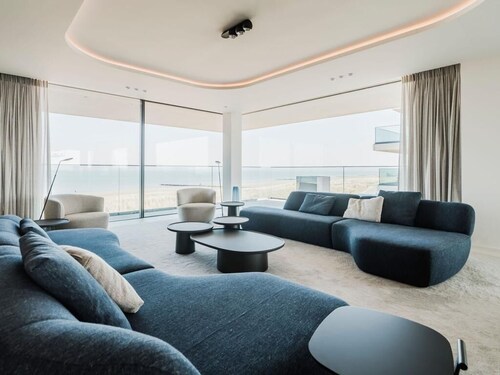 Exclusive apartment with frontal sea view in Residence De Blanke Top