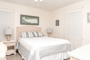 Free WiFi - Register - A cozy 2-Bedroom Duplex with Soundfront Views for 6 Guests (Surf City)