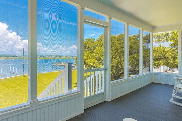 Interior - Register - A cozy 2-Bedroom Duplex with Soundfront Views for 6 Guests (Surf City)