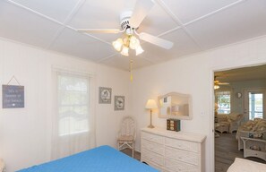Free WiFi - Register - A cozy 2-Bedroom Duplex with Soundfront Views for 6 Guests (Surf City)