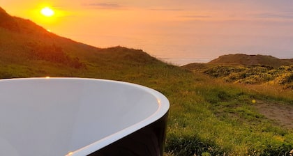 Picturesque Waiuku Accommodation with Amazing Views for Secluded Romantic Getaways, NZ