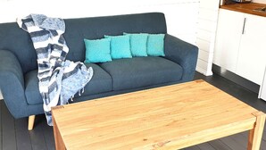 Living area - Picturesque Waiuku Accommodation with Amazing Views for Secluded Romantic Getaways, NZ (Otaua)
