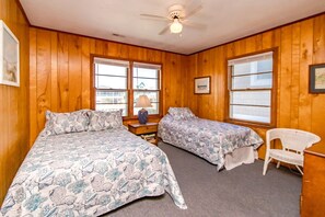 Room - Sand dollar - canal front living in a 3-bedroom retreat in Topsail Beach, NC. (Topsail Beach)