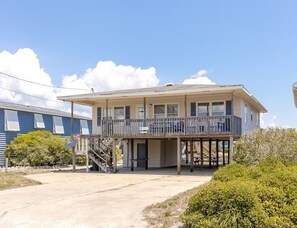 Exterior - Sand dollar - canal front living in a 3-bedroom retreat in Topsail Beach, NC. (Topsail Beach)