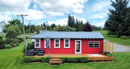 Romantic B&B Cottage Getaway on a Farm in the Countryside near Oamaru, South Island