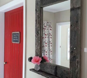 Interior - Romantic B&B Cottage Getaway on a Farm in the Countryside near Oamaru, South Island (Oamaru)