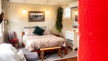 1 bedroom, iron/ironing board, travel crib, WiFi
