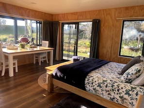 1 bedroom, travel cot, bed sheets