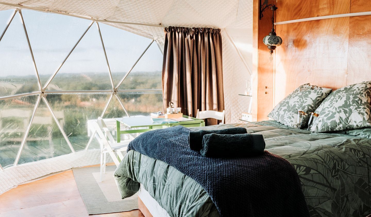 1 bedroom, bed sheets