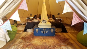 1 bedroom, bed sheets - Waihi Accommodation for the Best Places to Visit in New Zealand (Waihi)