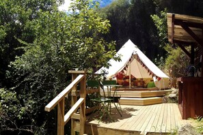 Property grounds - Romantic Glamping Getaway near the Beaches in Waihi, North Island (Waihi)