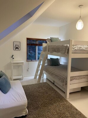 1 bedroom, iron/ironing board, travel crib, WiFi