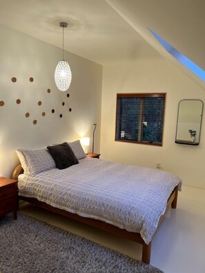 1 bedroom, iron/ironing board, travel crib, WiFi