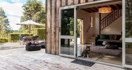 Deluxe Cabin Rental in Stunning Setting near Tasman, South Island