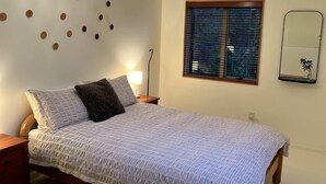 Unclassified image, 5 of 15, button - Deluxe Cabin Rental in Stunning Setting near Tasman, South Island (Mahana)