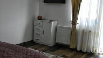 5 chambres, fer et planche Ă repasser, Wi-Fi, draps fournis